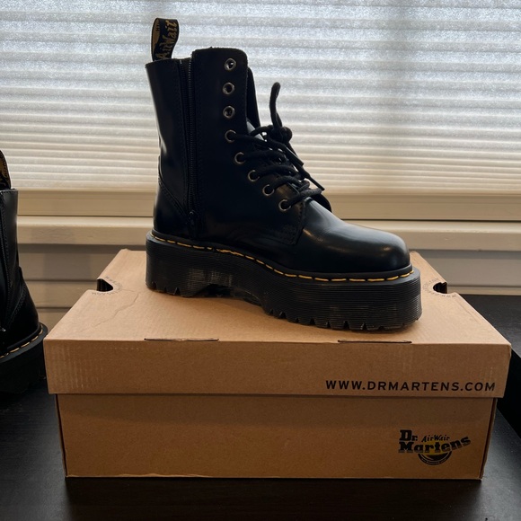 DR MARTENS Jadon Boot Smooth Leather Platforms - Picture 3 of 10